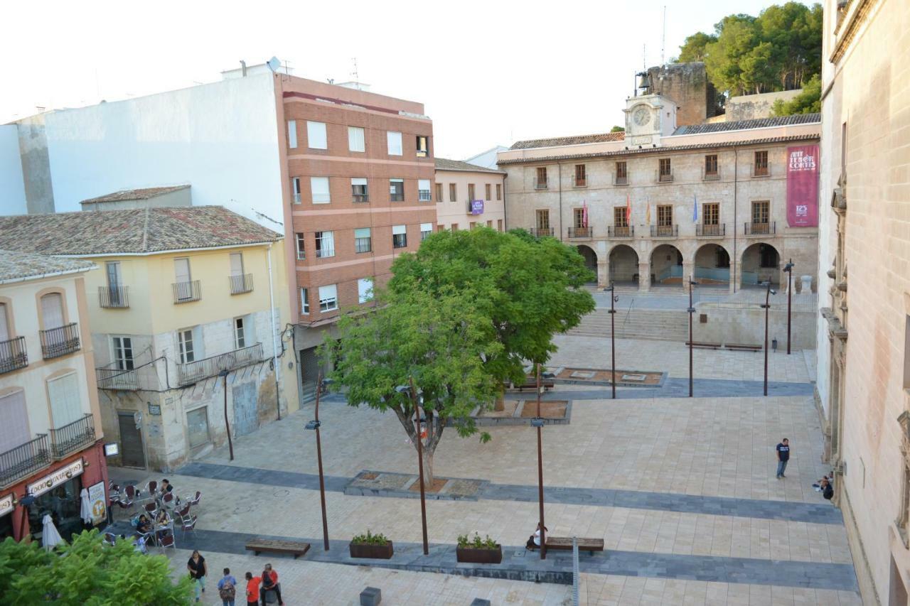 Estudios Ramon Llull Dénia Buitenkant foto