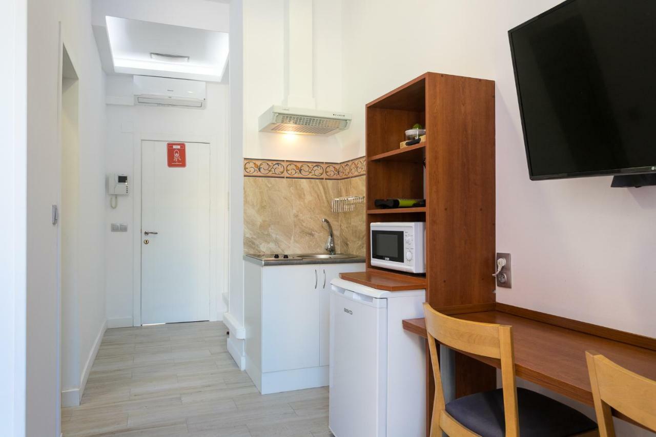 Estudios Ramon Llull Dénia Buitenkant foto