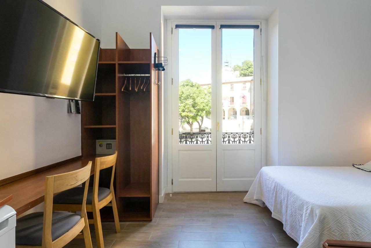 Estudios Ramon Llull Dénia Buitenkant foto